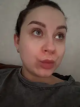 Snapshot of ellie_ssexy chatting on February 27, 2026, 5:29 am ellie ssexy online show from February 27, 2026, 5:29 am