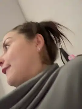 Snapshot of ellie_ssexy chatting on January 17, 2026, 7:39 pm ellie ssexy online show from January 17, 2026, 7:39 pm