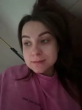 Snapshot of ellie_ssexy chatting on February 14, 2026, 5:29 am ellie ssexy online show from February 14, 2026, 5:29 am