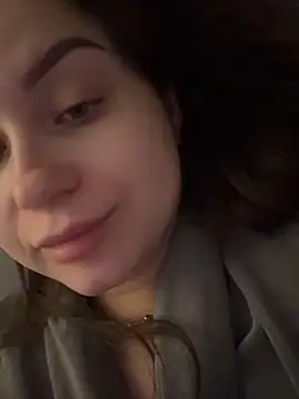 Snapshot of ellie_ssexy chatting on December 23, 2025, 5:18 am ellie ssexy online show from December 23, 2025, 5:18 am