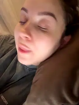 Snapshot of ellie_ssexy chatting on December 16, 2025, 5:22 am ellie ssexy online show from December 16, 2025, 5:22 am