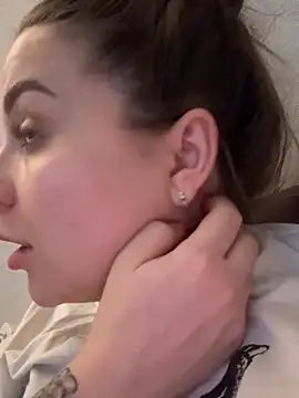 Snapshot of ellie_ssexy chatting on March 1, 2026, 9:15 pm ellie ssexy online show from March 1, 2026, 9:15 pm