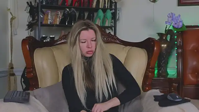 Real Tini online show from April 6, 2026, 6:25 am