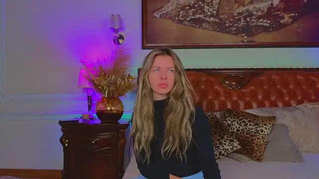 Real Tini online show from November 15, 2025, 6:28 am