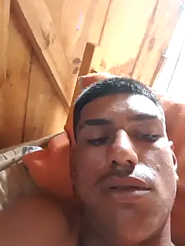 Snapshot of fernandes_v chatting on December 7, 2024, 4:31 pm fernandes v online show from December 7, 2024, 4:31 pm