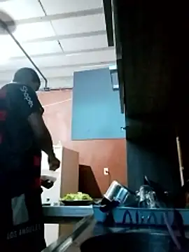 Snapshot of fernandes_v chatting on January 7, 2026, 10:37 pm fernandes v online show from January 7, 2026, 10:37 pm