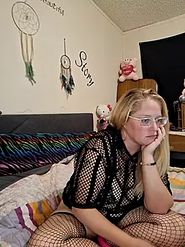 Toybox13 Pika online show from September 18, 2025, 9:07 pm