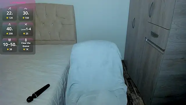 emily1  online show from October 28, 2025, 11:53 am