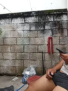 Snapshot of Bartolito001 chatting on October 9, 2025, 10:10 pm Bartolito001 online show from October 9, 2025, 10:10 pm