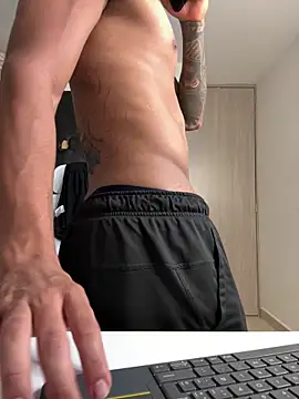 sendfer online show from September 10, 2025, 7:57 pm