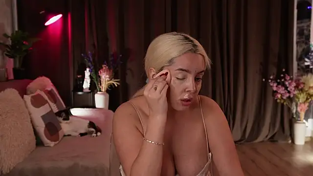 VictoriaMorrone online show from October 14, 2025, 6:41 pm