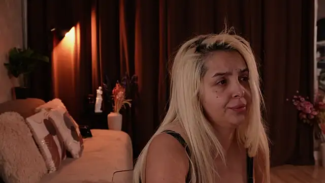 VictoriaMorrone online show from October 27, 2025, 7:37 pm