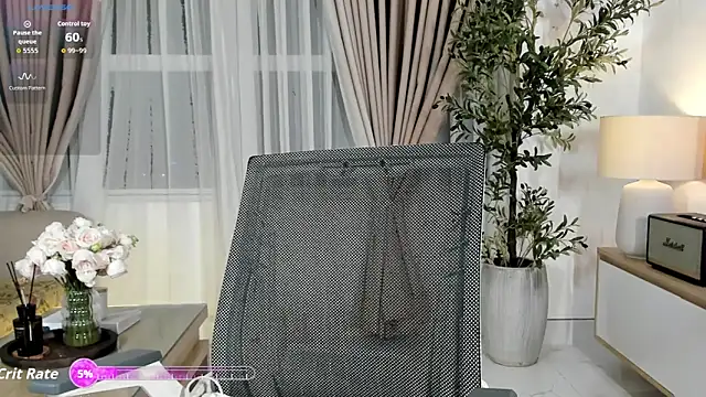  Joliie  online show from April 2, 2026, 10:05 pm