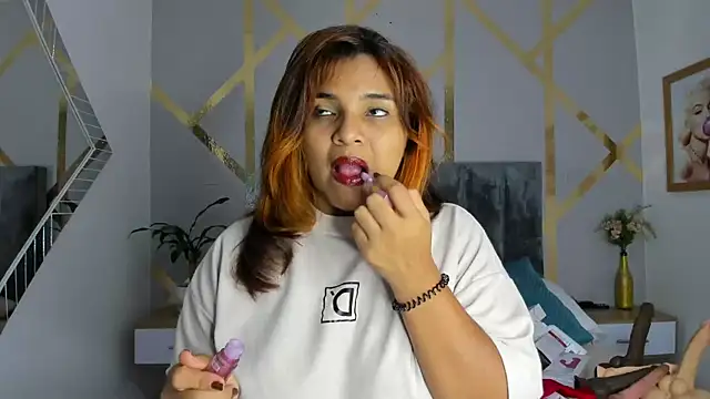 angelina castroo online show from February 22, 2025, 3:23 am