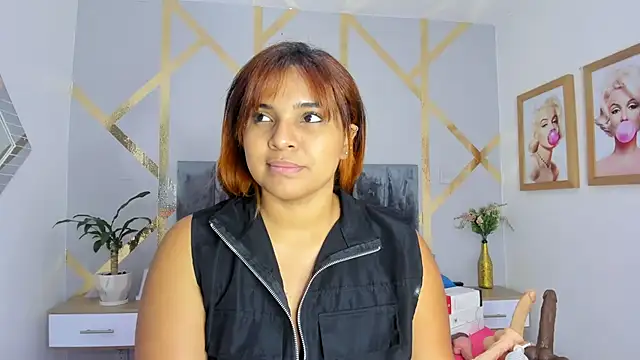 angelina castroo online show from February 19, 2025, 3:06 am