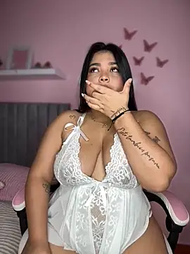 Emily cooper20 online show from November 23, 2025, 3:00 pm