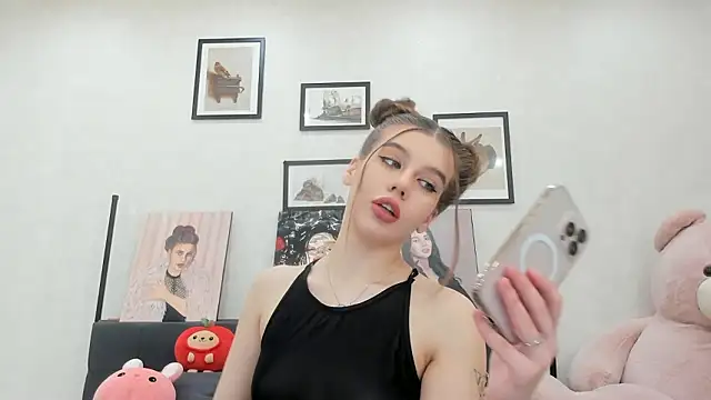 dolly ll online show from March 25, 2026, 1:21 pm