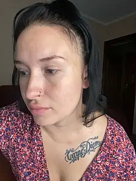 Snapshot of Roxana_Bell chatting on July 6, 2026, 9:16 am Roxana Bell online show from July 6, 2026, 9:16 am