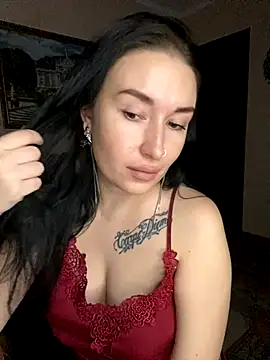 Roxana Bell online show from November 30, 2025, 6:52 pm