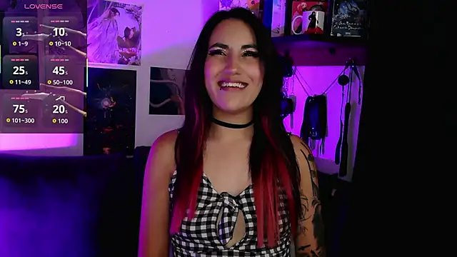 BLACKTSUKI7  online show from November 18, 2025, 9:07 pm