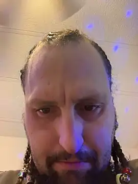 Snapshot of BobbyQ29 chatting on November 26, 2025, 2:11 am BobbyQ29 online show from November 26, 2025, 2:11 am