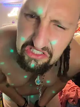 Snapshot of BobbyQ29 chatting on November 27, 2025, 4:46 am BobbyQ29 online show from November 27, 2025, 4:46 am