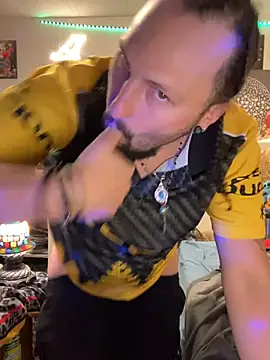 BobbyQ29 online show from November 29, 2025, 11:27 pm