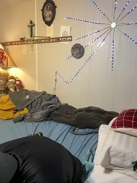 BobbyQ29 online show from December 15, 2025, 8:42 am