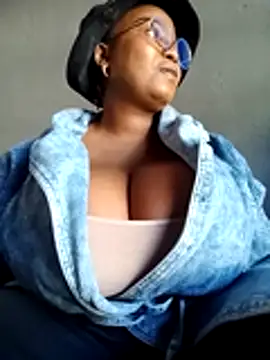 BOOBYXX99 online show from July 18, 2026, 12:25 pm