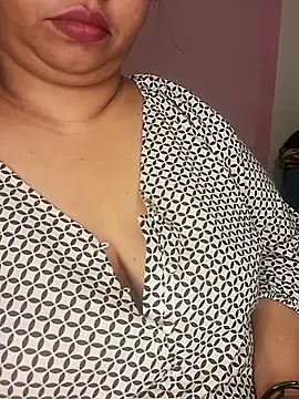 Ravina patil1 online show from March 23, 2026, 4:29 pm