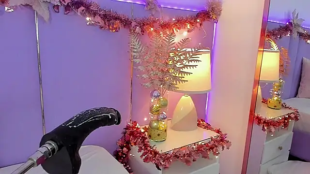 SophyRuiz  online show from December 15, 2025, 12:00 pm