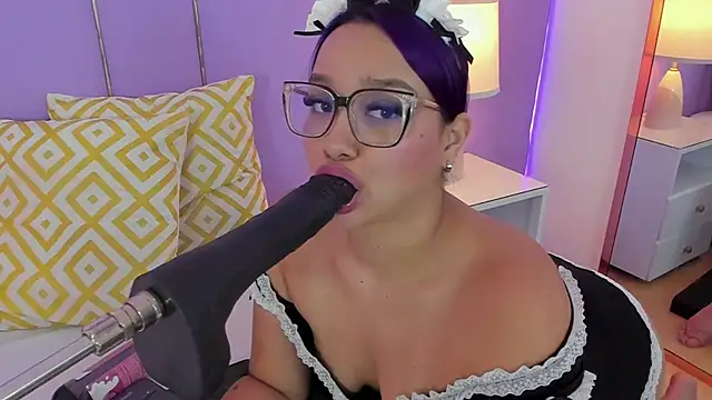 SophyRuiz  online show from April 3, 2026, 11:49 am