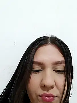 Ariakris online show from November 15, 2025, 5:06 pm