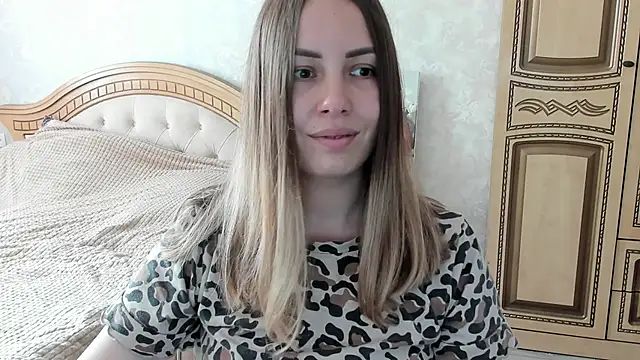 Mia shy1 online show from October 4, 2025, 7:43 am