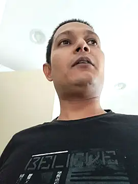 Snapshot of daddylove87 chatting on September 13, 2025, 12:49 pm daddylove87 online show from September 13, 2025, 12:49 pm