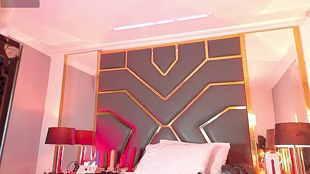 Snapshot of Scarlettt_Ass chatting on February 3, 2026, 12:10 pm Scarlettt Ass online show from February 3, 2026, 12:10 pm