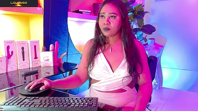 Scarlettt Ass online show from November 14, 2025, 12:42 pm