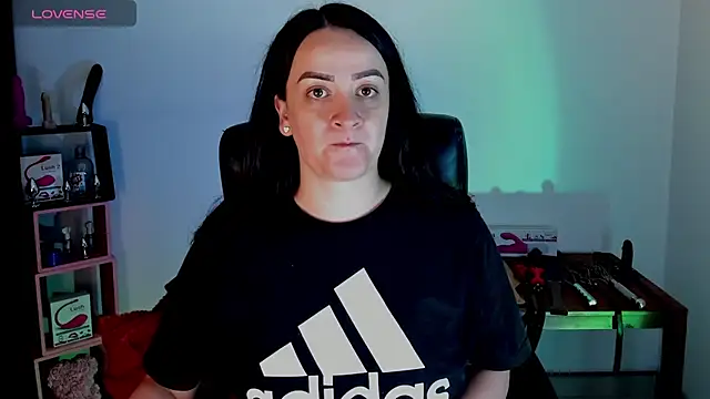 sara goodgirl13 online show from September 21, 2025, 3:17 pm