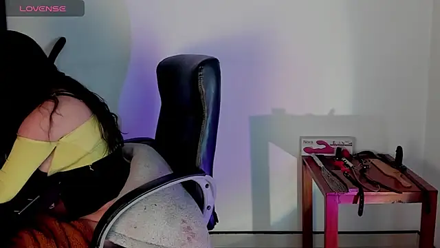 sara goodgirl13 online show from October 3, 2025, 10:00 pm