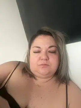 MikyVesela online show from April 2, 2026, 7:59 am