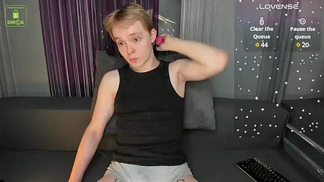 Snapshot of TimmyTaylon chatting on March 7, 2025, 3:39 pm TimmyTaylon online show from March 7, 2025, 3:39 pm