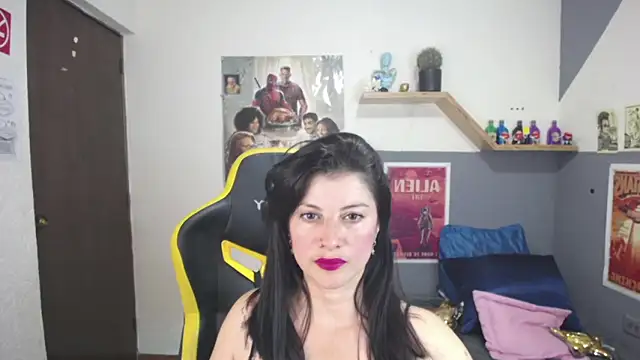 Aliiz 01 online show from June 5, 2026, 7:08 pm