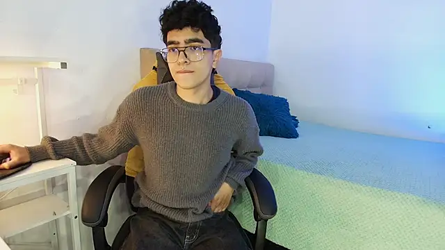  nickconnor01 online show from October 16, 2025, 6:21 am