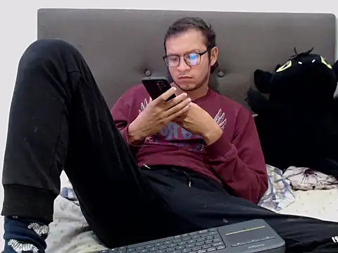 andy loverxx online show from February 14, 2026, 5:51 am