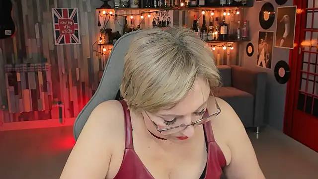 sugar vivien online show from March 21, 2025, 9:23 am