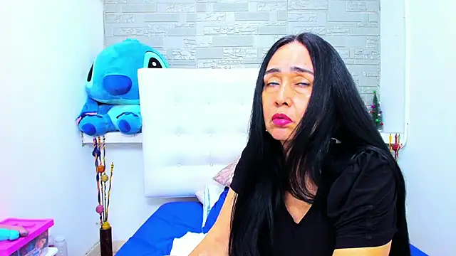 Snapshot of HorniestMilf chatting on October 3, 2025, 12:36 am HorniestMilf online show from October 3, 2025, 12:36 am