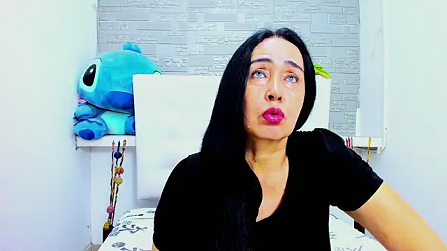 Snapshot of HorniestMilf chatting on September 10, 2025, 9:03 pm HorniestMilf online show from September 10, 2025, 9:03 pm