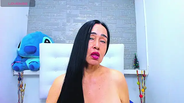 Snapshot of HorniestMilf chatting on October 27, 2025, 9:38 pm HorniestMilf online show from October 27, 2025, 9:38 pm