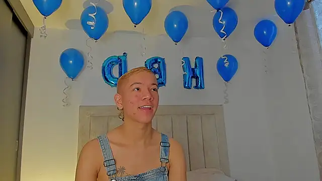 JulianRose 1 online show from October 13, 2025, 11:34 am