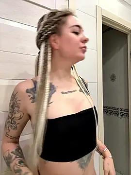 TwixCouple online show from January 9, 2026, 1:07 pm